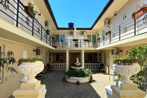 Геленджик: Гостевой дом Вистерия