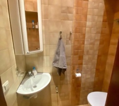 Двухместный номер Budget no window 2 отдельные кровати в Аристократ