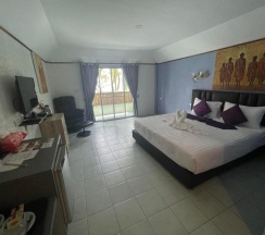 Двухместный номер Standard с балконом двуспальная кровать в Samui Green Hotel