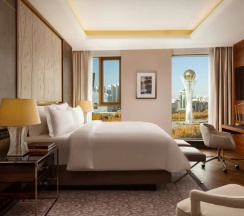 Двухместный люкс клубный Executive c 1 комнатой двуспальная кровать в The Ritz-Carlton Astana