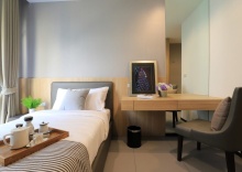 Семейный люкс с 2 комнатами с балконом в Alix Bangkok Hotel