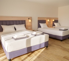 Семейный номер с террасой в Alisa Home