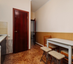 Апартаменты с отдельной спальней , кухней и видом на бассейн  до 3 гостей ( 1 этаж) в Дельфин парк