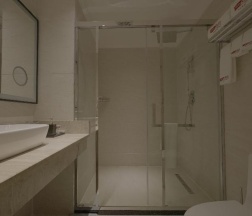Двухместный номер Standard с балконом 2 отдельные кровати в Stay Easy Plus Hotel