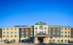 Люкс с 2 комнатами двуспальная кровать в Holiday Inn Express & Suites Austin NW - Arboretum Area, an IHG Hotel