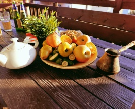 4х местная студия с мини-кухней, террасой и видом на море в Благовещенка