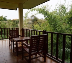 Трёхместный номер Superior с балконом в Green Hill Resort