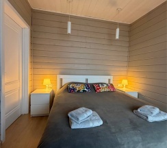 Хаусбот 1 с сауной в Времена Года