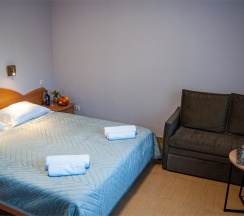 УЛУЧШЕННЫЙ 10 «КОМФОРТ ПЛЮС» С ТЕРРАСОЙ ЧЕТЫРЕХМЕСТНЫЙ НОМЕР С КРОВАТЬ DBL, ДВУСПАЛЬНЫМ ДИВАН НА 2 ЭТАЖЕ в Цитрус