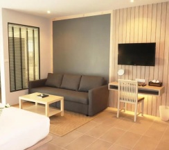 Двухместный семейный номер Deluxe с балконом (двуспальная кровать) в Palm Galleria Resort