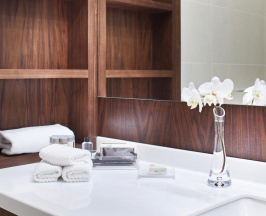 Двухместный номер Classic с видом на город двуспальная кровать в Minsk Marriott Hotel