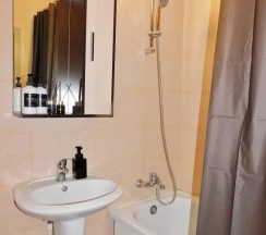 Апартаменты с балконом в Квартира Up Apart на Улице 9 Января 68 к3