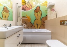 Номер Делюкс с кроватью размера "king-size" Grafiti в Loft Garden