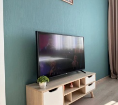 Двухместный номер Standard с балконом (двуспальная кровать) в 1-к. квартира на Удмуртской в центре города, 36 м², 11 этаж
