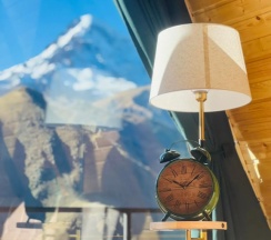 Шале с красивым видом из окна в Апартаменты Pyramid Kazbegi