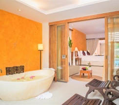 Двухместный номер Honeymoon двуспальная кровать в Burasari Phuket Resort & Spa