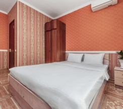 Трёхместная студия Standard с видом на внутренний двор в Green rent