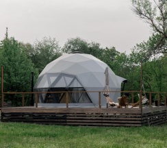 Купольный дом "Сфера Геовуд" с панорамным окном в Три воды