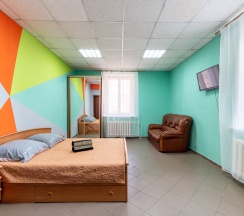 Трёхместный полулюкс с красивым видом из окна в Уют