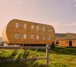 Барнхаус Wood с двуспальной кроватью в Kovcheg 51