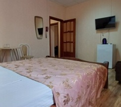 Двухместный номер 1 категории с двухспальной кроватью, полным сан. узлом в Фатима