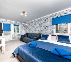 Четырехместный Стандартный номер с Балконом в гостевом доме SV на 3 этаже в Милка