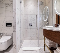 Представительский Кинг с видом на город в Maidens Hotel Moscow