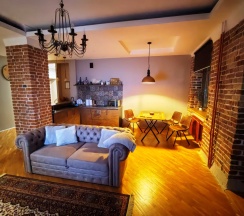 Двухместные апартаменты с 2 комнатами с красивым видом из окна двуспальная кровать в Апартаменты InterLoft 8 Old Town Free Parking Wi-Fi 100/50 Smart TV