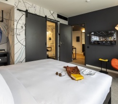 Penta Люкс двухкомнатный с гостиной и спальней в Pentahotel ARBAT