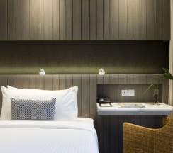 Одноместный номер Standard с видом на океан двуспальная кровать в Hotel Ikon Phuket