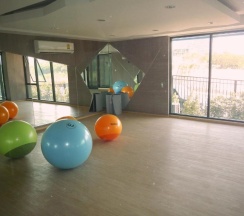 Апартаменты с балконом в Acqua Condominium 2