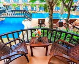 Двухместный номер Grand Deluxe Pool Access с балконом двуспальная кровать в Курорт Nipa Resort