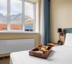 Семейный двухкомнатный номер с балконом в Cosmos Vladikavkaz La Vallee Hotel