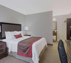 Двухместный номер Standard двуспальная кровать в Ramada by Wyndham Boston