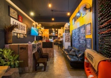 Кровать в общем номере в Wire Hostel Patong