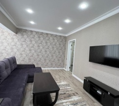 2-комнатные апартаменты улучшенные с 1 двуспальной кроватью и диваном в Apart Ru Hotel