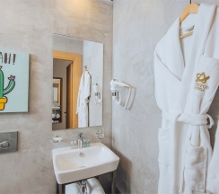 Deluxe Suite Double (Делюкс с одной двухспальной кроватью и раскладывающимся диваном) в Turris Hotel Lubyansky