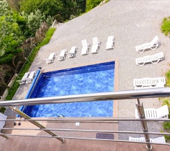 №№ 23, 24, 25 двуспальная кровать с видом на море, бассейн и горы в Elit house
