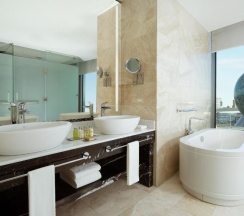Двухместный люкс Expo c 1 комнатой двуспальная кровать в Hilton Astana