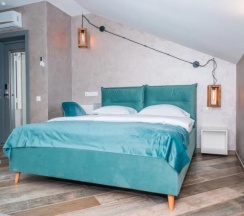 Стандарт DBL c двухспальной кроватью и диваном в Villa Maria club
