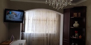 Пицунда: Апартаменты Сдаётся в 2-х ком.кв. 1 комната на берегу моря на 2 человека. Проживание с хозяевами.