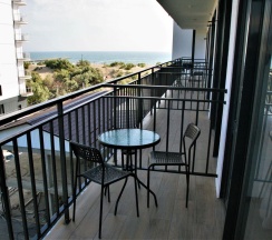 3-местный номер полулюкс с балконом в Браво