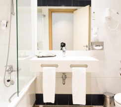 Семейный номер Standard в Legendary Porto Hotel