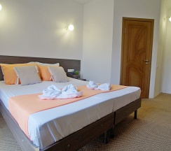 Семейный трехместный номер в Белое солнце