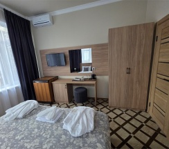 СЕМЕЙНЫЙ ДВУХКОМНАТНЫЙ НОМЕР с кроватями TWIN/DBL с двуспальным диваном в Цитрус