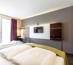Двухместный номер Standard с видом на улицу двуспальная кровать в Hotel Demas City