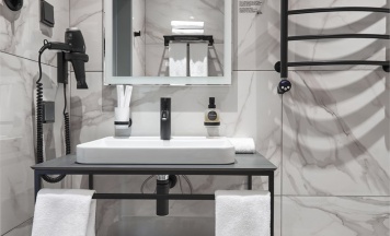 Бизнес с 1 двуспальной кроватью в Farfour Inn&Suite