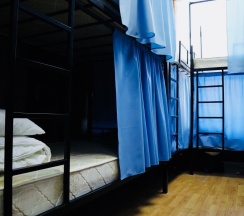 Кровать в общем мужском номере с 5-двухъярусными кроватями 20м² в Отель на Тимирязевской