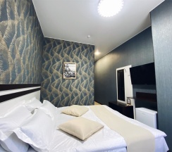 Стандартный номер на двоих в Mojo hotel