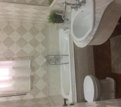 Четырёхместный номер Standard с балконом в B&B Resalibera